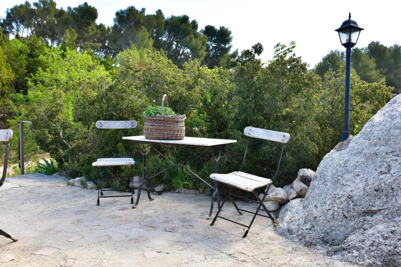 Domaine Du Mas Foucray Aparthotel Les Baux-de-Provence Eksteriør bilde