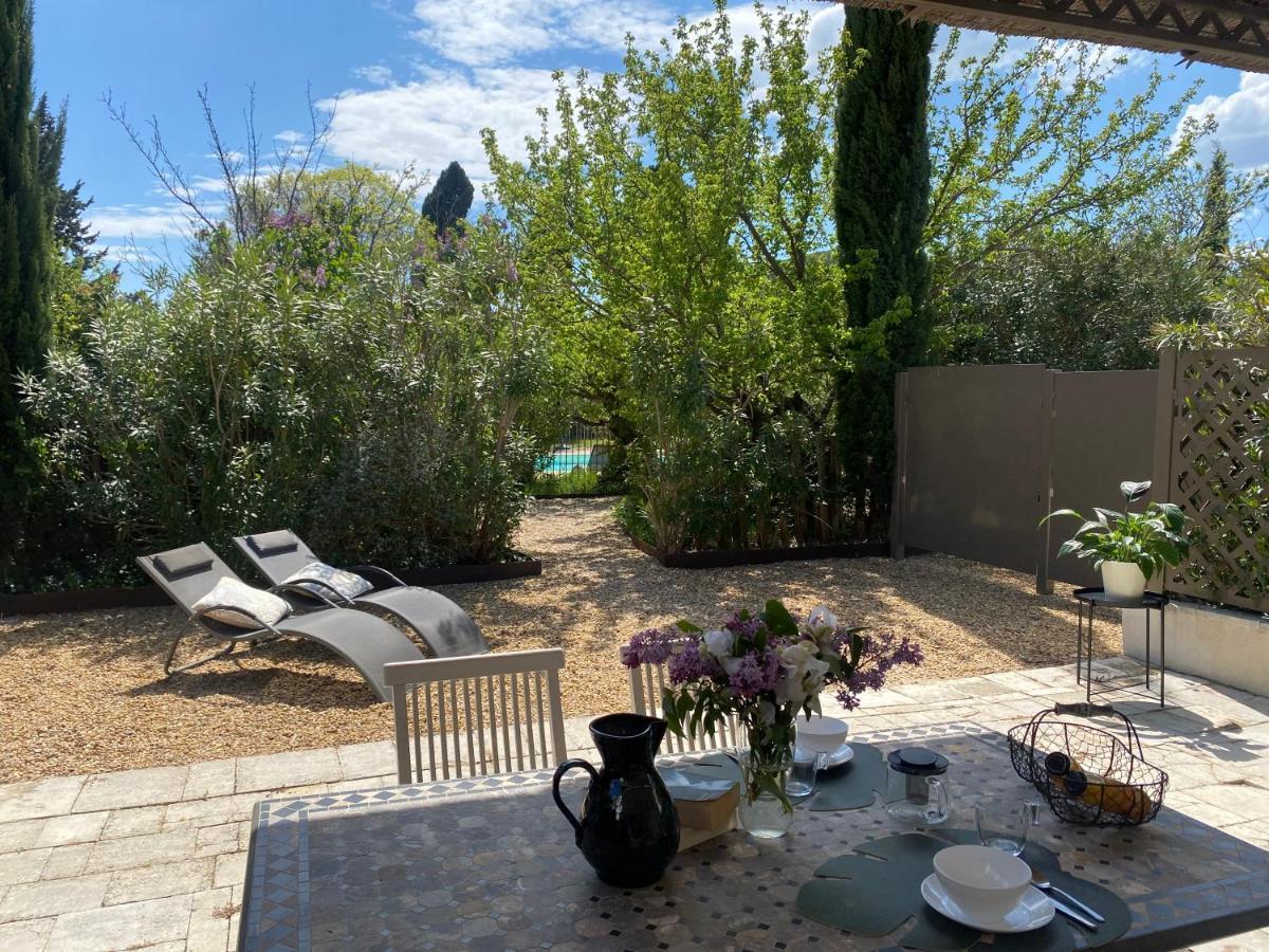 Domaine Du Mas Foucray Aparthotel Les Baux-de-Provence Eksteriør bilde