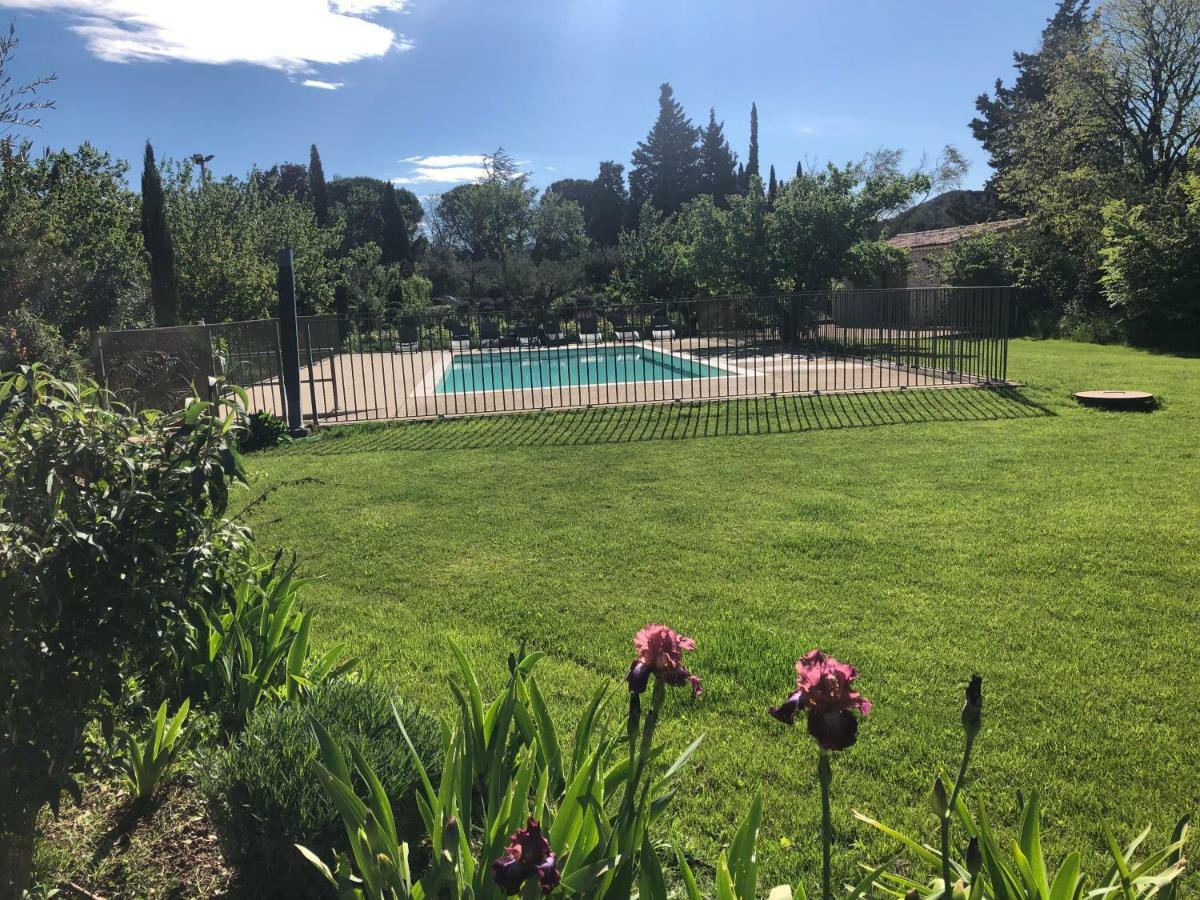 Domaine Du Mas Foucray Aparthotel Les Baux-de-Provence Eksteriør bilde